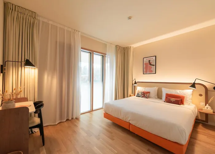 Hood Hotel